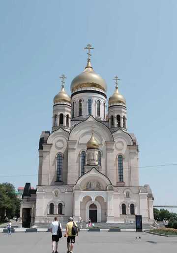 金色穹顶教堂建筑风光