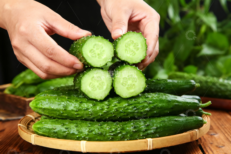 高清大图下载【趣麦麦图】水果黄瓜绿色清新9