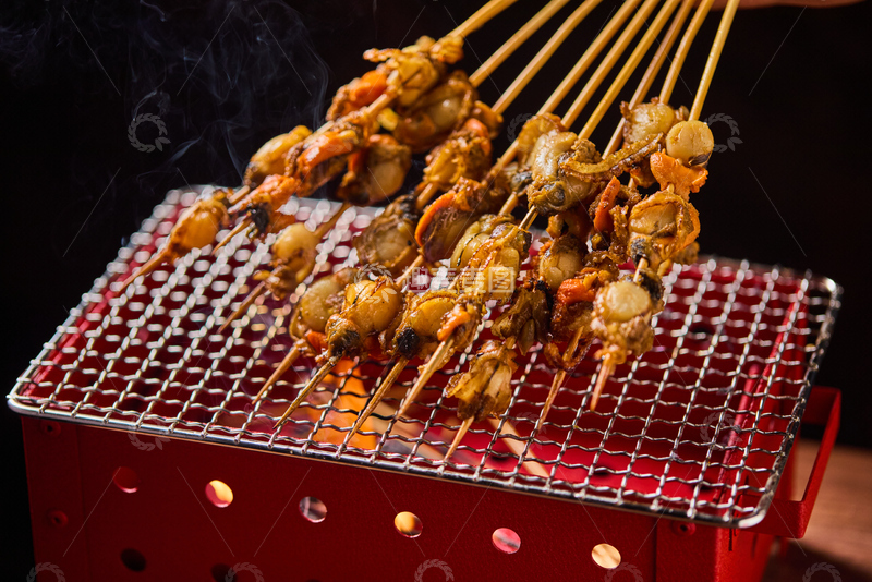高清大图下载【趣麦麦图】热气腾腾烤海鲜肉串