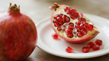 蔬菜水果之盘中石榴