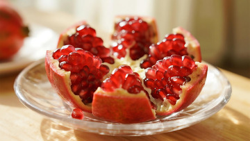 蔬菜水果之摆盘石榴花