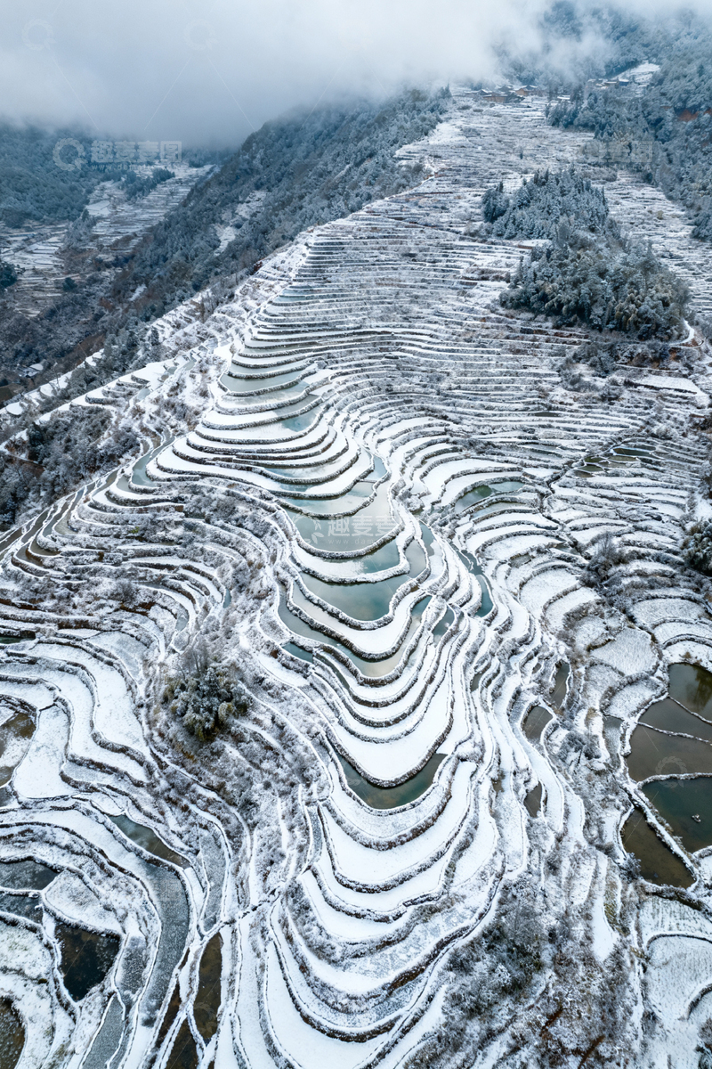 高清大图下载【趣麦麦图】雪覆梯田航拍景观