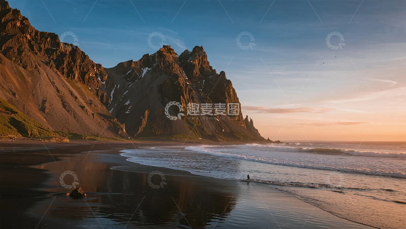 高清大图下载【趣麦麦图】壮美山峰海滩日落风光