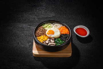 色彩缤纷韩式石锅拌饭