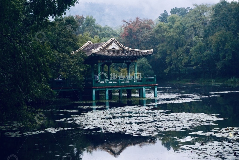 高清大图下载【趣麦麦图】湖畔凉亭自然风光摄影