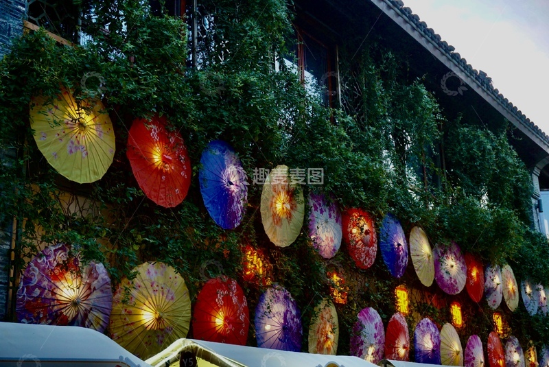 传统纸伞装饰景观