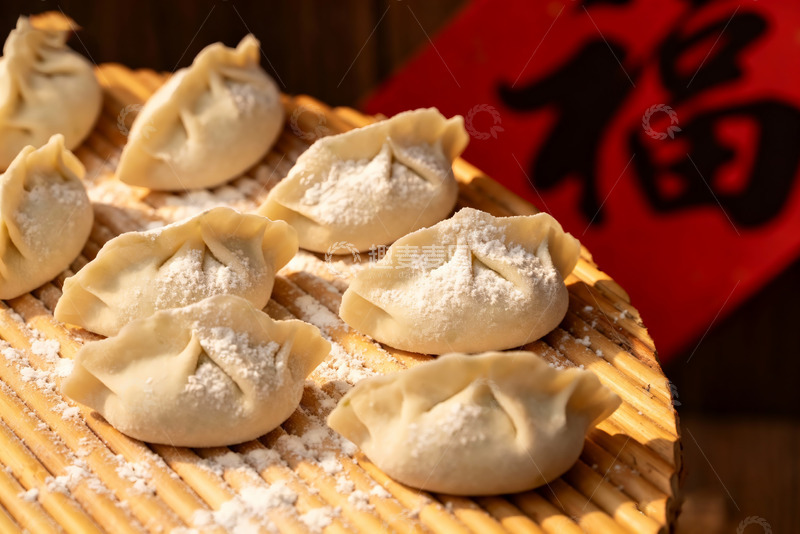 高清大图下载【趣麦麦图】案板上的手工包制饺子3