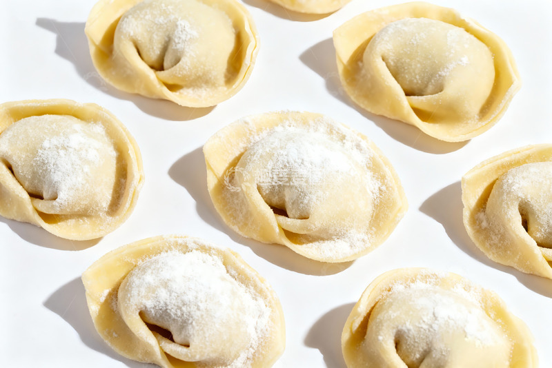 高清大图下载【趣麦麦图】案板上的手工包制饺子4