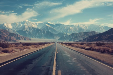 旷野里的一条柏油路