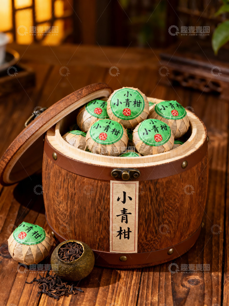 高清大图下载【趣麦麦图】木桶装小青柑茶叶展示