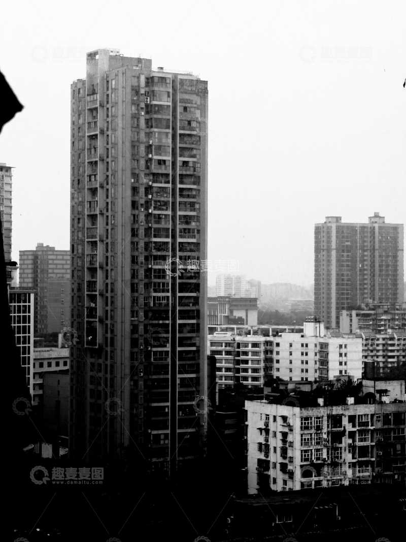 高清大图下载【趣麦麦图】-黑白城市高楼景观