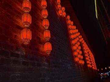 古城墙红灯笼夜景