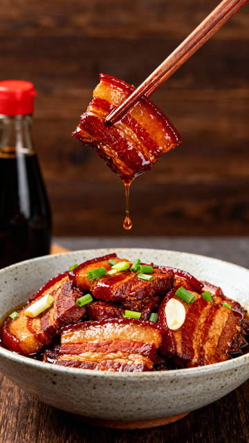 梅菜扣肉美食写实背景