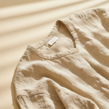 简约米色衬衫布料特写