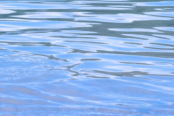 波光粼粼水面摄影