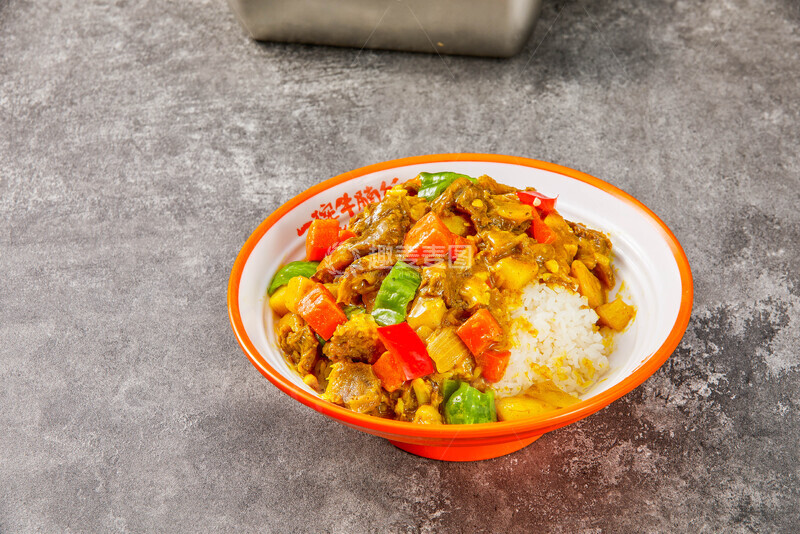 高清大图下载【趣麦麦图】浓郁咖喱牛腩盖饭特写
