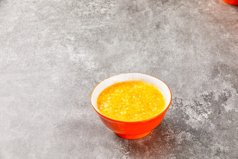 高清大图下载【趣麦麦图】一碗浓稠金黄南瓜小米粥