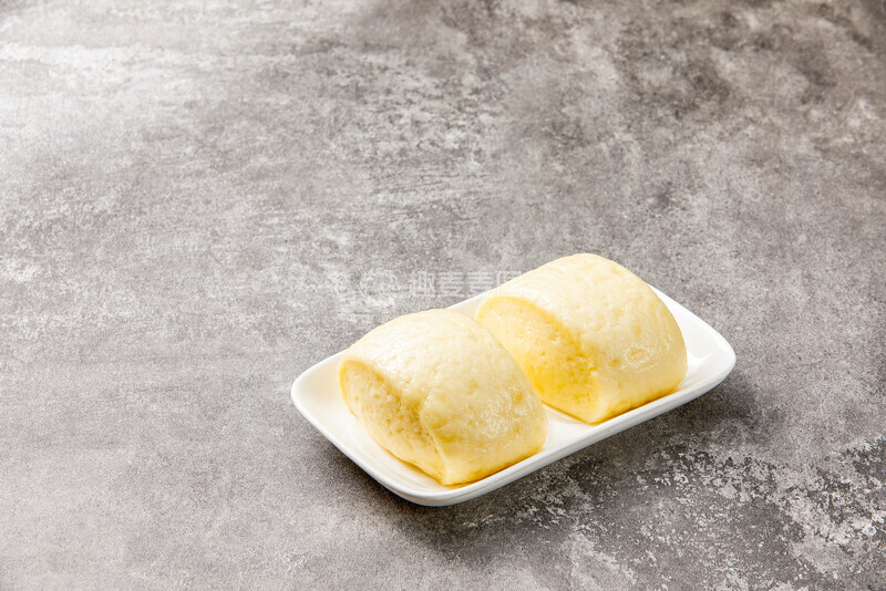 高清大图下载【趣麦麦图】白瓷盘中手工馒头
