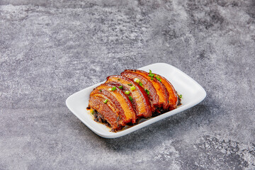 红亮诱人的梅菜扣肉特写