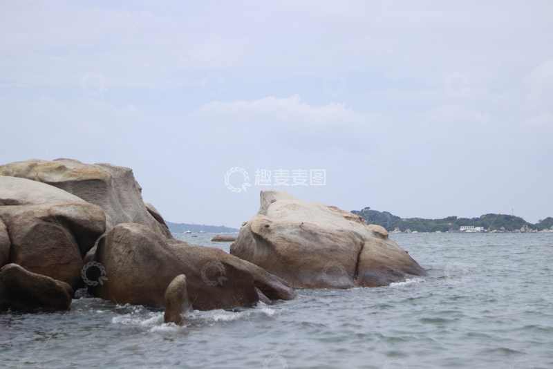 高清大图下载【趣麦麦图】-海浪拍过礁石