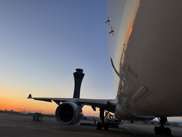 暮色里的起飞序幕