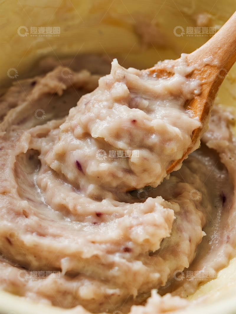 源文件下载【趣麦麦图】捣芋头泥特写3