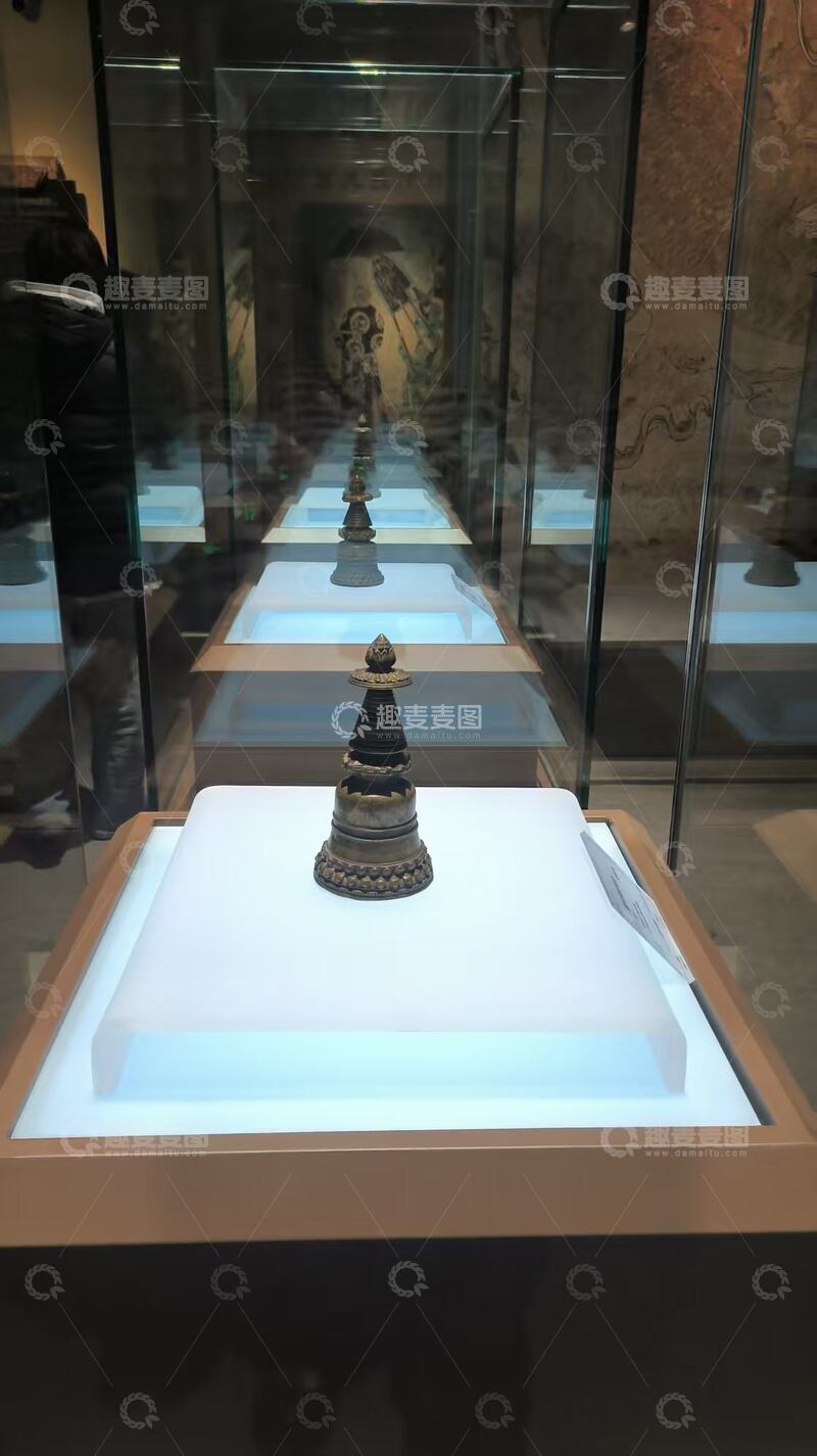 高清大图下载【趣麦麦图】博物馆玻璃展柜古董