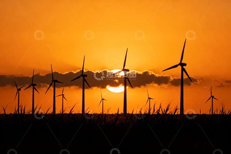 高清大图下载【趣麦麦图】夕阳下风力发电机清洁能源