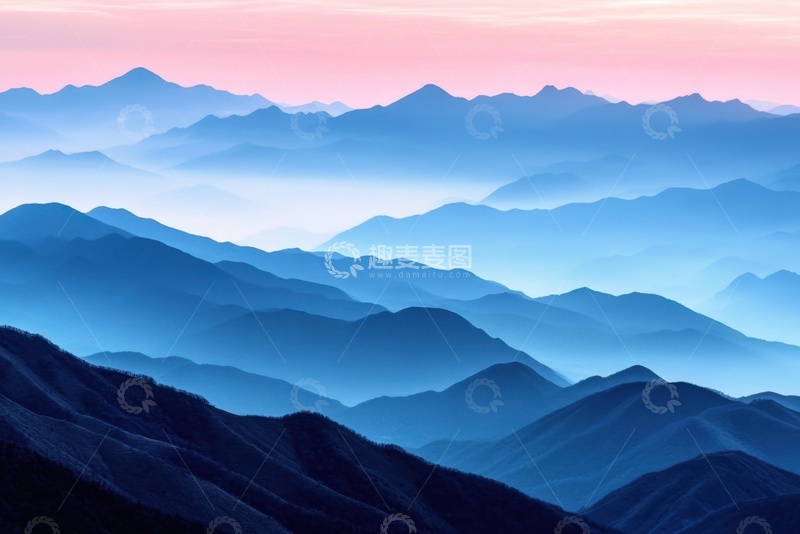 高清大图下载【趣麦麦图】起伏的山丘云雾