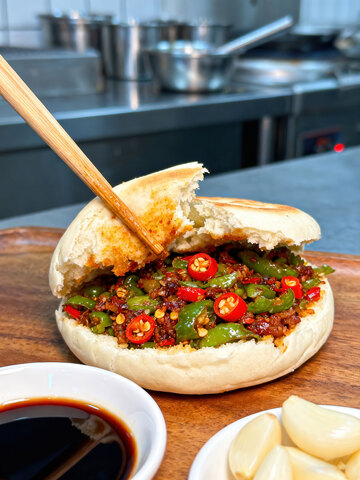 夹馍  生猛  淋漓 