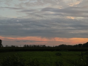 黄昏田野云彩风景摄影