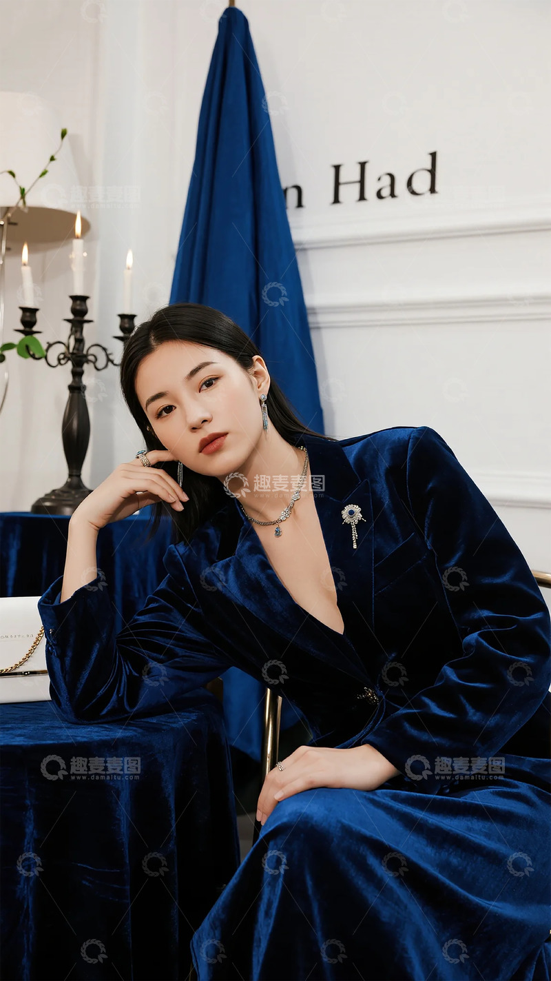 高清大图下载【趣麦麦图】高雅蓝丝绒礼服时尚写真