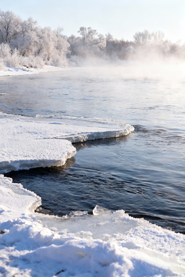冬季河流雪景摄影