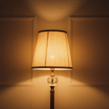 温暖灯光台灯特写