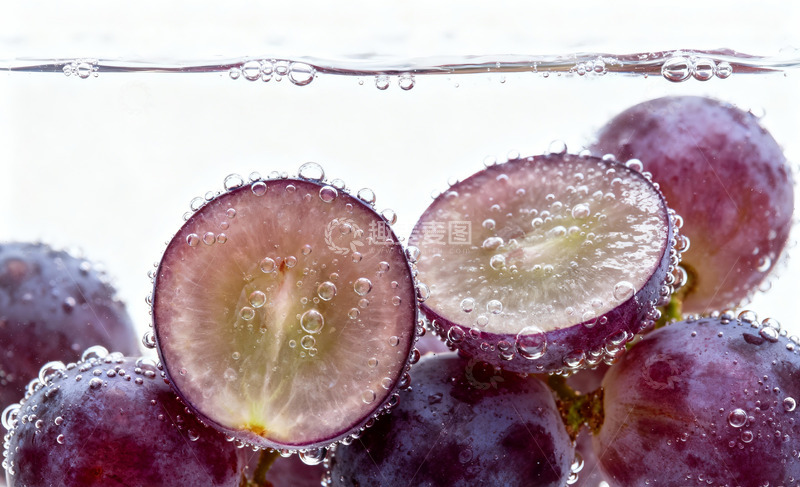 高清大图下载【趣麦麦图】紫葡萄切片水下表面附着气泡3