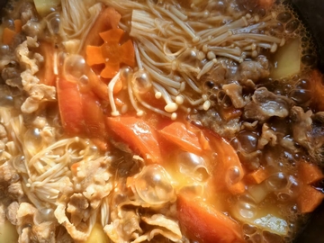 番茄金针菇肥牛汤