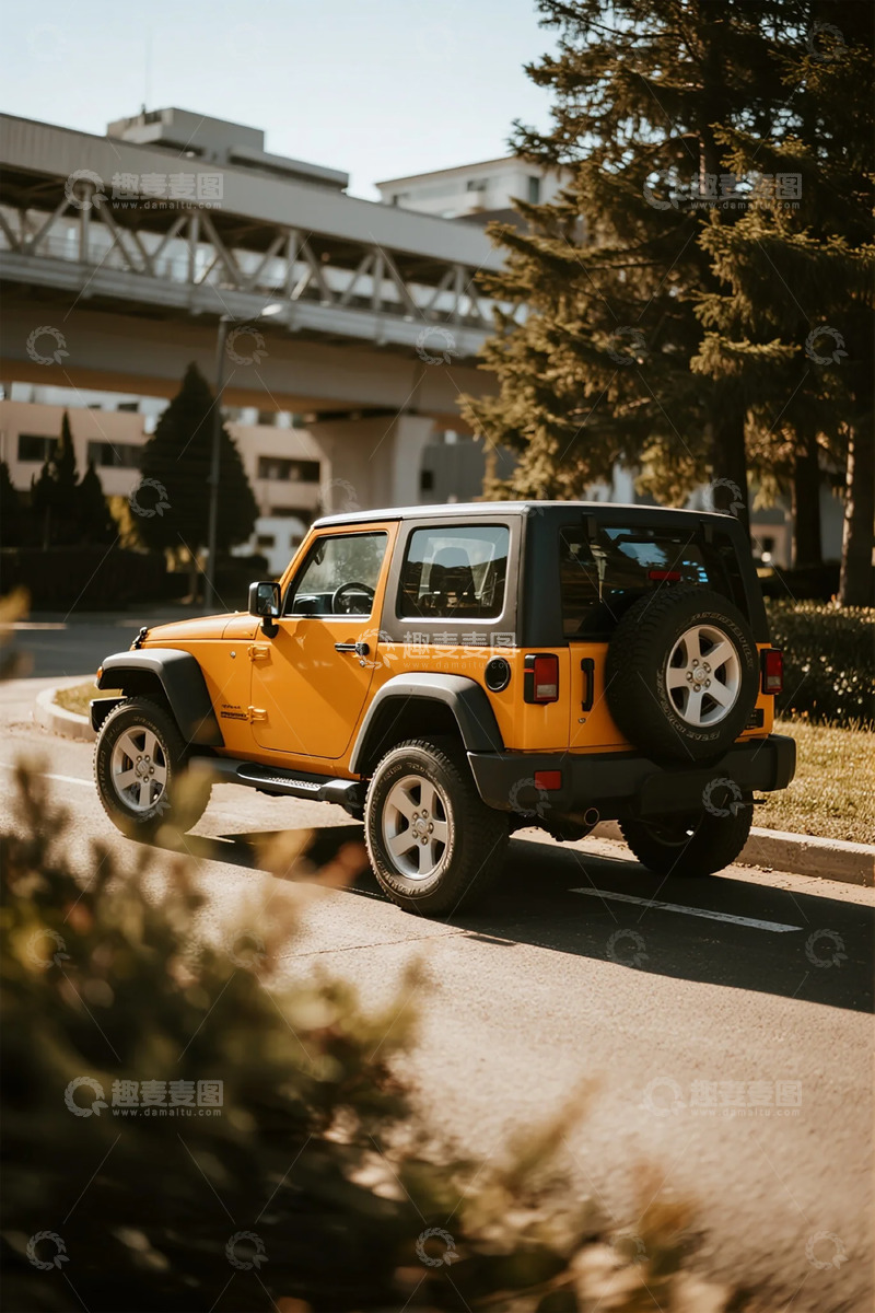 高清大图下载【趣麦麦图】橙黄越野车城市道路摄影