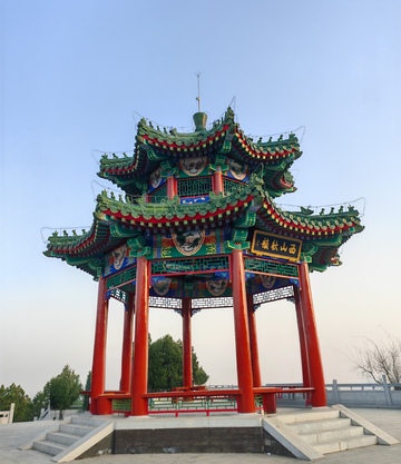 中国传统亭阁彩绘建筑