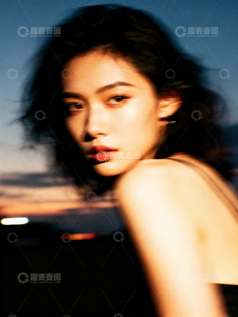 高清大图下载【趣麦麦图】抓拍曼妙模糊的人影及场景