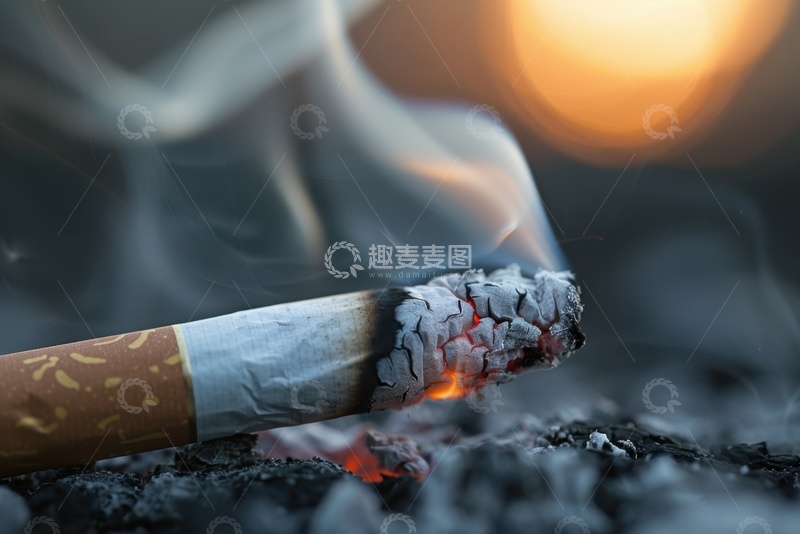 高清大图下载【趣麦麦图】地面上燃烧的香烟