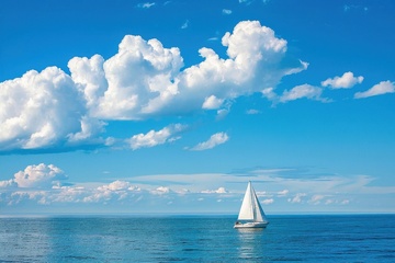 大海里航行的三角帆船