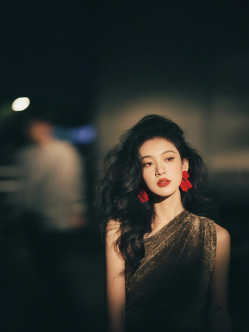 抓拍曼妙时尚美女秀发