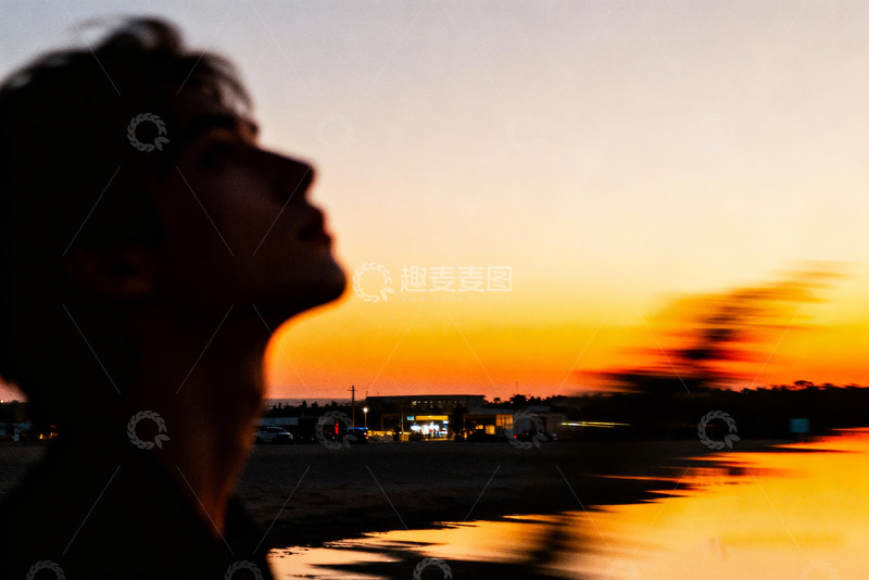 高清大图下载【趣麦麦图】近景人像与远处场景重叠2