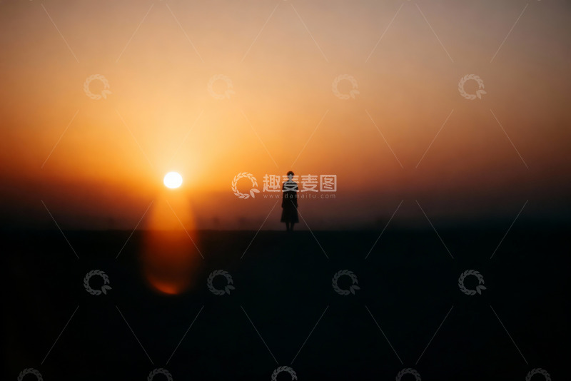 高清大图下载【趣麦麦图】日落黄昏远景 孤影2