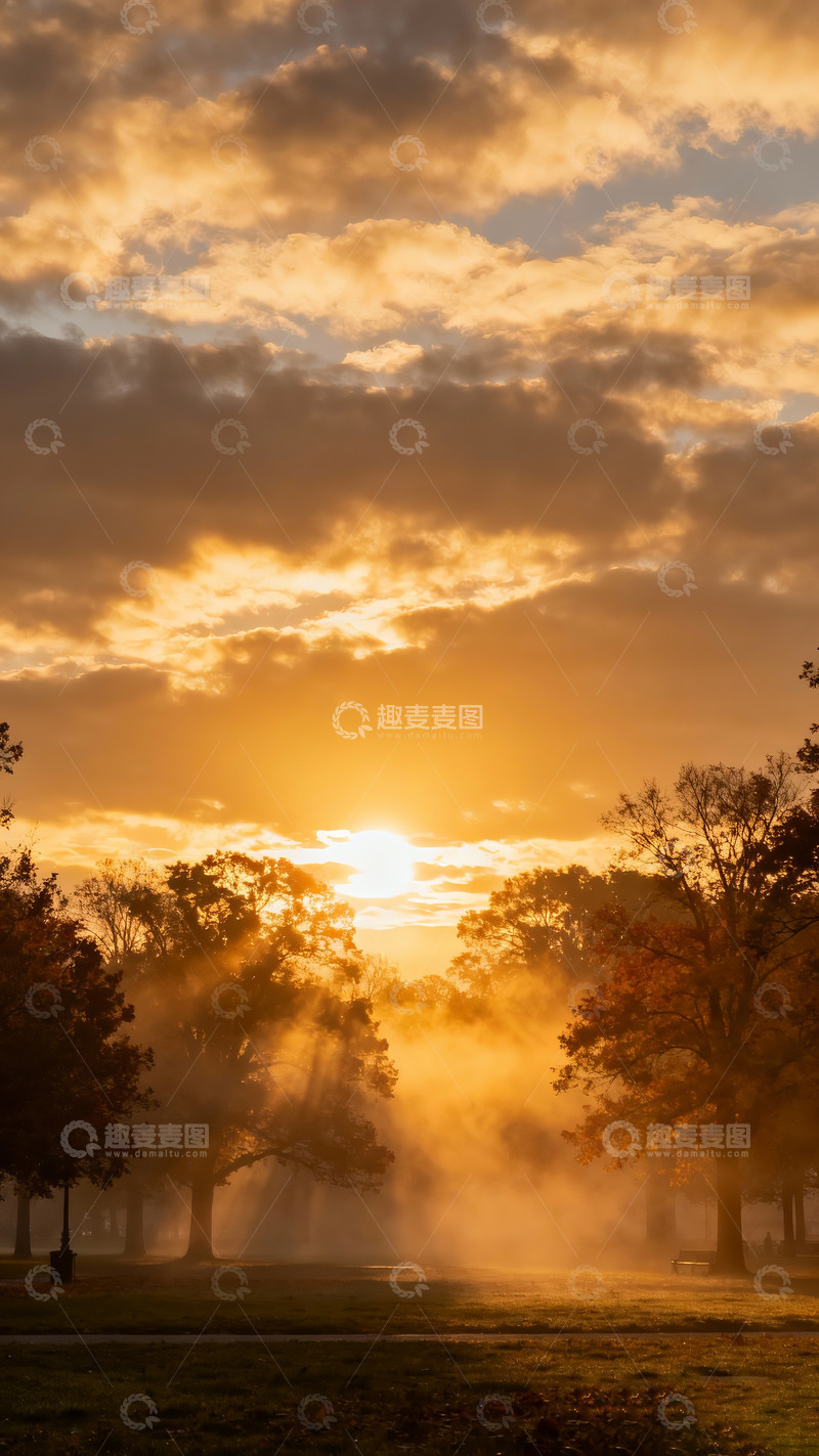 高清大图下载【趣麦麦图】秋晨时分，晨雾弥漫的公园4