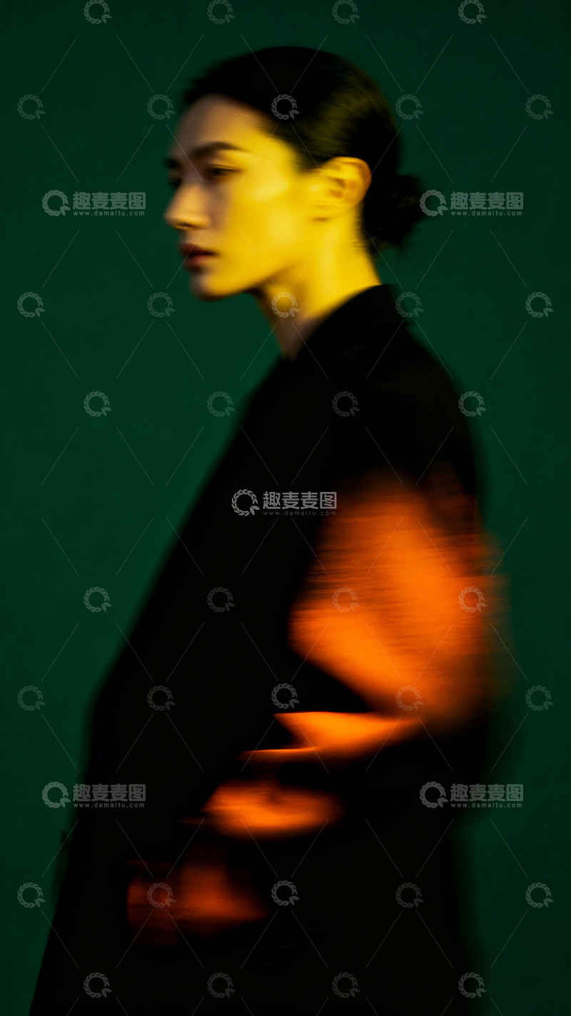 高清大图下载【趣麦麦图】人物侧面半身动态模糊2