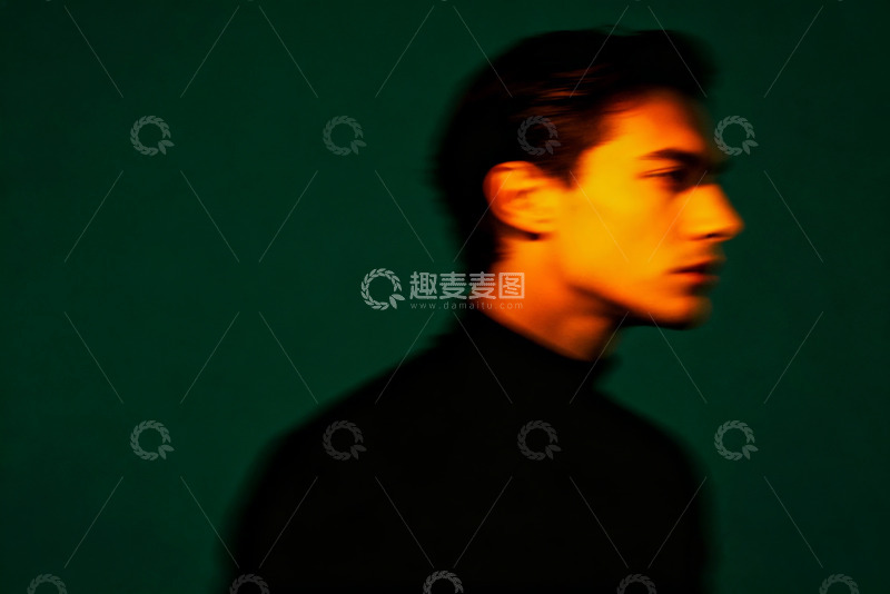 高清大图下载【趣麦麦图】人物侧面半身动态模糊5