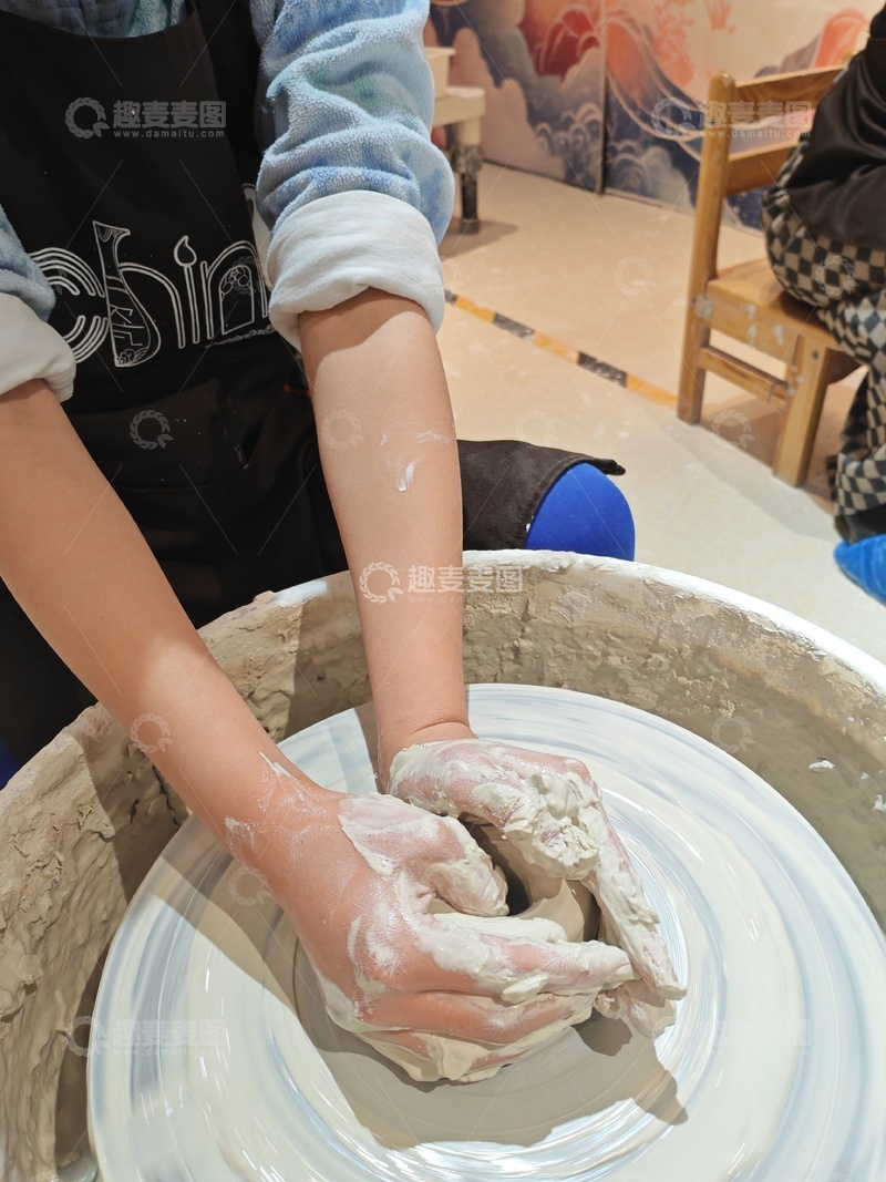 高清大图下载【趣麦麦图】陶艺制作手工艺术泥塑材料