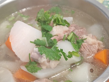 清新家常肉汤美食摄影