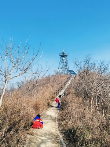 山间小路徒步风景